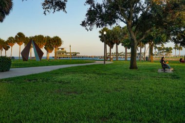 St. Petersburg Florida Skyline ve Tampa Körfezi