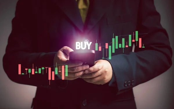 Konzept Des Aktienhandels Geschäftsmann Kerzenständer Chart Muster Entscheidung Kaufen Aktien — Stockfoto
