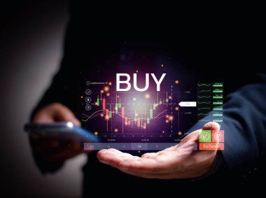 Borsa konsepti. İş adamları hisse senedi ticaretinde grafik verilerini değerlendirirler. Borsa stratejileri. Hisse senedi büyümesi. Ticaret araçları kullanan işadamı veya tüccar.