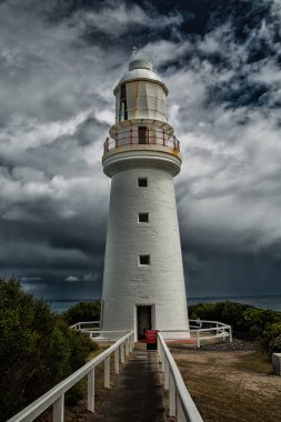 Avustralya 'nın güney Victoria bölgesindeki Otway Burnu deniz feneri. Çalışan en eski deniz feneridir..