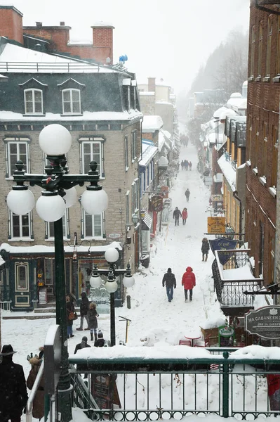 Gatan Och Bilar Fulla Snö Efter Stor Snöstorm Vintersäsongen Montreal — Stockfoto