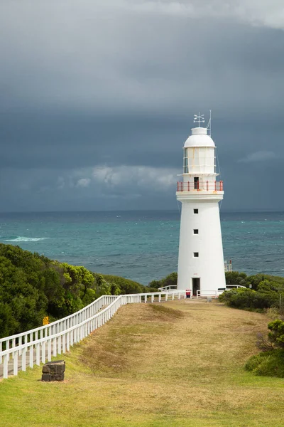 オーストラリアのビクトリア南部にあるケープ ウェイ灯台 現存最古の灯台である — ストック写真