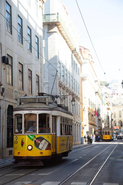 Lisbon Portugal 2015年11月6日 1872年 列车服务在波尔图开设了第一条骡车线 该服务在今天只使用了三辆电车 电车在游客中很受欢迎 — 图库照片