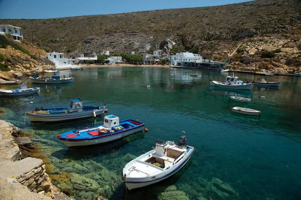 Traditionell Fiskebåt Som Flyter Egeiska Havet Sifnos Grekland Trevlig Sommardag — Stockfoto