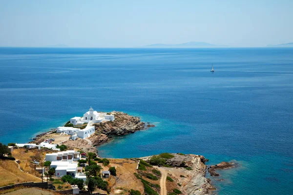 Yunanistan Syfnos Kentindeki Sifnos Plajlarının Koruyucusu Chrissopigi Nin Görkemli Ortaçağ — Stok fotoğraf