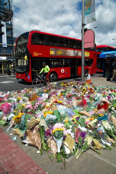 London Großbritannien Juni 2017 Blumengebinde Ort Des Londoner Terroranschlags Auf — Stockfoto