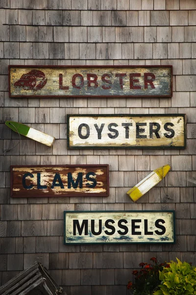 Old Signs Wooden Shingle Wall Seafood Notices Lobsters Mussels Oysters — Stock Photo, Image