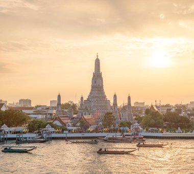 Bangkok, Tayland 'daki en güzel Wat Arun Budist tapınağı. 