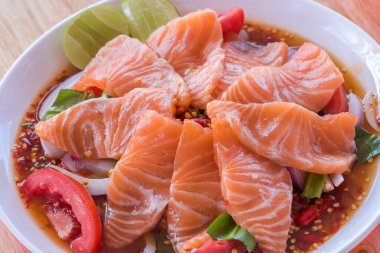 Baharatlı deniz ürünleri salatası, Tayland yemeği.)