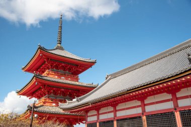 Kiyomizu-dera Tapınağı 'nın en güzel manzarası Japonya' nın Kyoto kentindeki popüler bir turizm merkezidir..