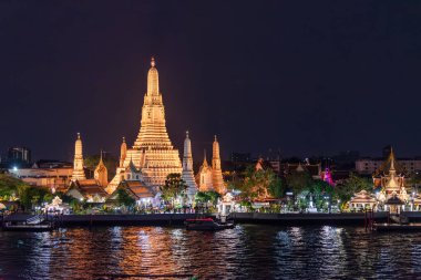 Bangkok, Tayland 'daki en güzel Wat Arun Budist tapınağı. 