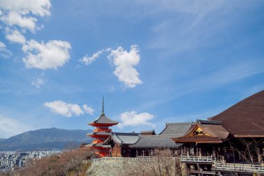 Kiyomizu-dera Tapınağı 'nın en güzel manzarası Japonya' nın Kyoto kentindeki popüler bir turizm merkezidir..