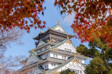 Şato Japonya 'nın en ünlü simgelerinden biridir ve Japonya' nın onaltıncı yüzyılda Osaka Kalesi Japonya 'da birleşmesinde önemli bir rol oynamıştır.