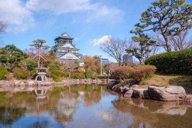 Şato Japonya 'nın en ünlü simgelerinden biridir ve Japonya' nın onaltıncı yüzyılda Osaka Kalesi Japonya 'da birleşmesinde önemli bir rol oynamıştır.