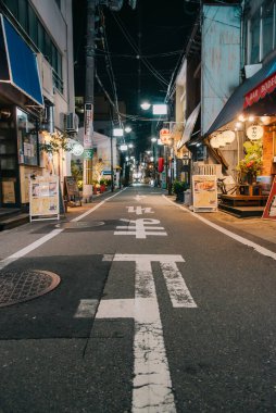 Osaka, Japonya 17 Aralık: Dotonbori, Japonya 'nın Osaka kentindeki Dotonbori' nin en ünlü gece hayatı ve turist besin bölgesi..