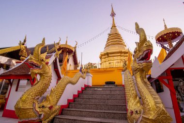 Chiang Mai, Tayland 'daki Budist tapınağı Doi Suthep' in en güzel bakış açısı. 