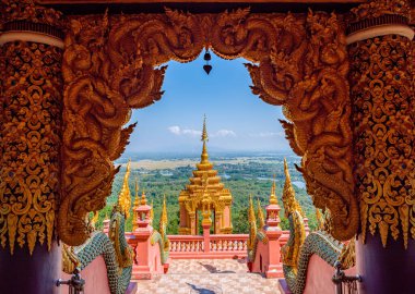 Chiang Mai, Tayland 'daki Budist tapınağı Doi Suthep' in en güzel bakış açısı. 