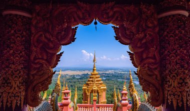 Chiang Mai, Tayland 'daki Budist tapınağı Doi Suthep' in en güzel bakış açısı. 