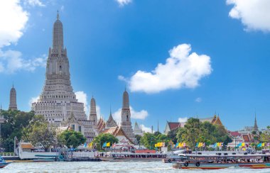 Bangkok, Tayland 'daki en güzel Wat Arun Budist tapınağı. 