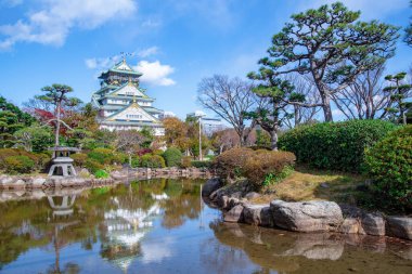 Şato Japonya 'nın en ünlü simgelerinden biridir ve Japonya' nın onaltıncı yüzyılda Osaka Kalesi Japonya 'da birleşmesinde önemli bir rol oynamıştır.
