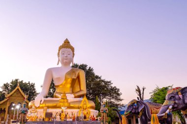 Chiang Mai, Tayland 'daki Budist tapınağı Doi Suthep' in en güzel bakış açısı. 