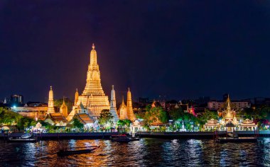 Bangkok, Tayland 'daki en güzel Wat Arun Budist tapınağı. 