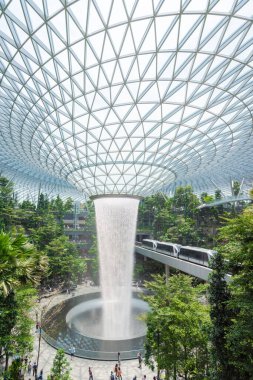 Jewel Changi Havaalanı'nda Yağmur Girdabı, Singapur.