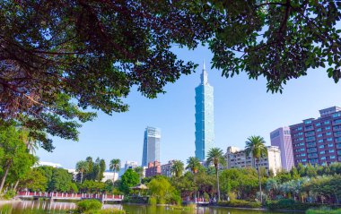  Tayvan şehir parkındaki turistik yerler, Asya iş konsepti imajı, Tayvan 'daki panoramik modern şehir manzarası.