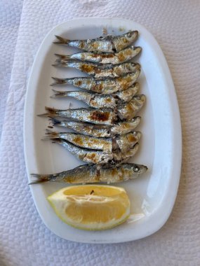 İspanya 'da biraz sardalya şişi.