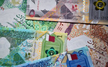 Catar 'dan güncel banknotlar