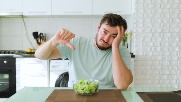 Dislike Right Hand Shows Man Who Should Eat Salad Greens — Stock Video