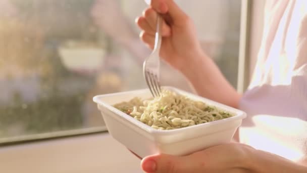 Hands Someone Eating Fast Food Meal Instant Noodles Captured Close — Vídeo de Stock