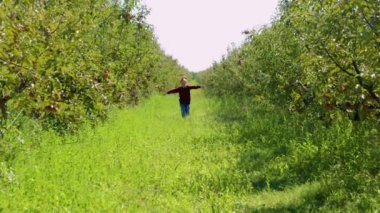 carefree spirit of childhood run with our stunning outside. Our images feature kids running and playing in beautiful meadows, radiating happiness and freedom. These real-life moments