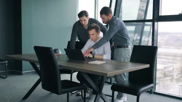 Team Business People Collaborating Project Using Laptops Three Young Male — Stock Video