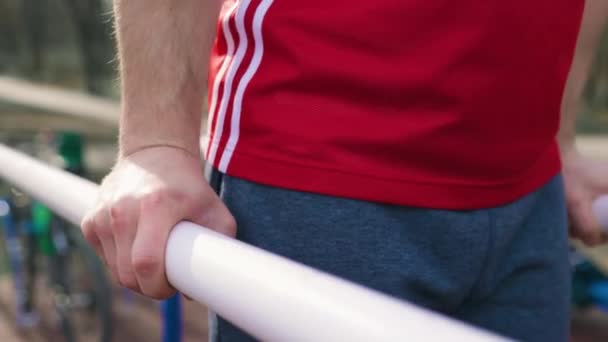 Feche Mãos Humanas Atividades Livre Atlético Young Sportsmans Gymnastics Practice — Vídeo de Stock