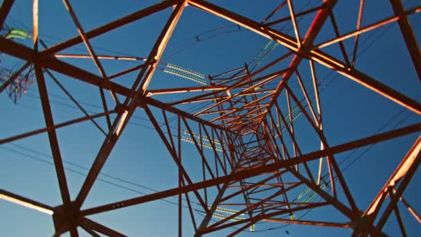 Yüksek Voltaj Hatları Dünyası Wattage Wonder Electricity Nin Şekil Aldığı — Stok video