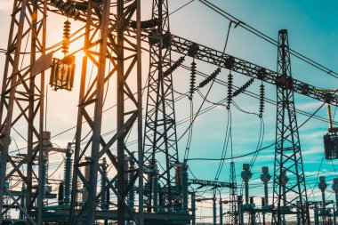 Yüksek Voltaj Hatları Dünyası 'na, Wattage Wonder of Electricity' nin şekil aldığı yere. Bu Mühendislik mucizeleri aracılığı ile Bağlantı ve Tedarik mucizesine tanık olun..