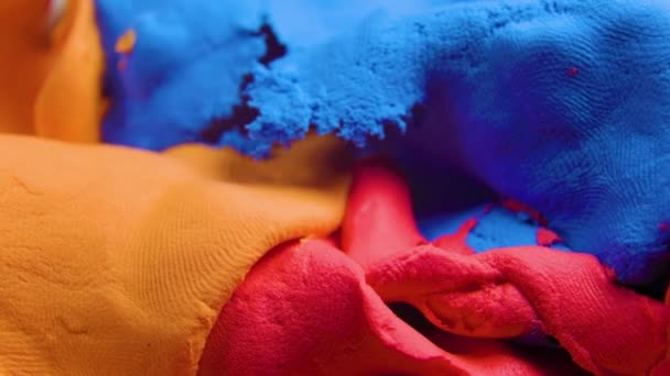 Nagraniu Widać Taniec Kolorów Pokazujący Rotację Bliska Kolorowych Plastycyn Selektywne — Wideo stockowe