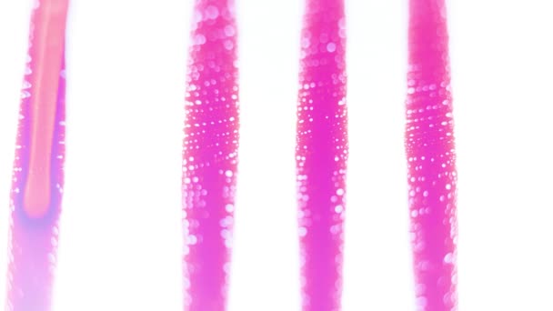 Ярких Масляных Красок Оттенки Синего Розового Переплетаются Воде Над Белой — стоковое видео