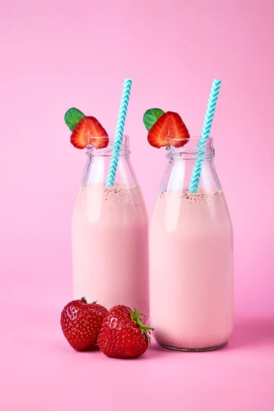 Strawberry Smoothie Milkshake Glass Jar Berries Pink Background Healthy Summer — Photo
