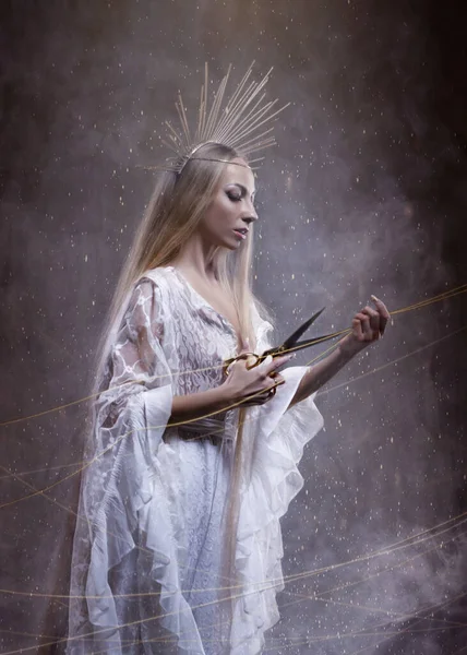 Sors Istennője Moira Ollóval Készül Elvágni Élet Fonalát Ősi Mitológia — Stock Fotó
