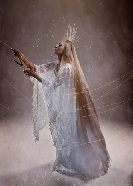 Богиня Долі Мойра Ножицями Готується Вирізати Нитку Життя Стародавня Міфологія — стокове фото