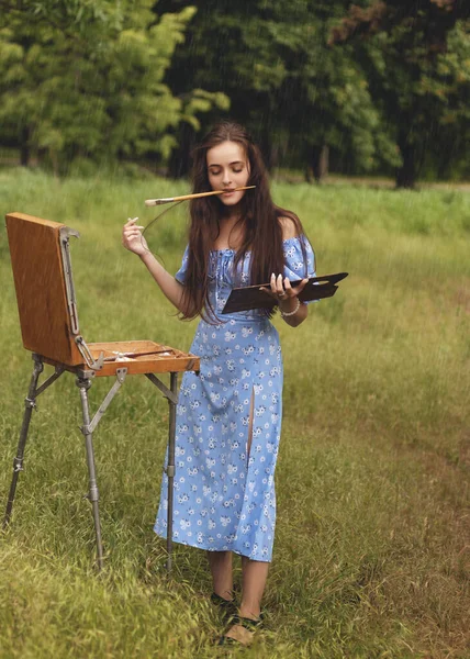 Beautiful Young Woman Relaxing While Painting Art Canvas Outdoors Park — Stock Photo, Image