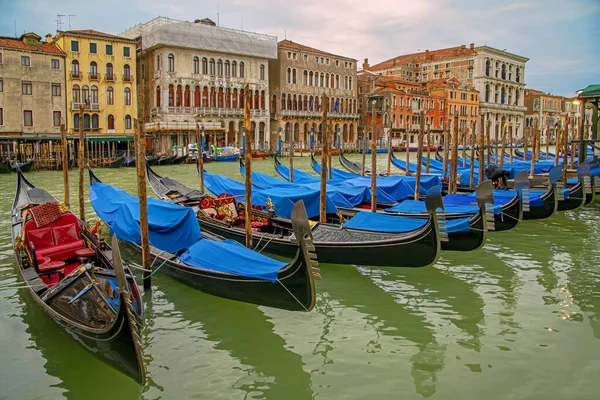 Venedik Talya Şubat 2023 Gondola Istasyonu Traghetto Riva Del Vin - Stok İmaj