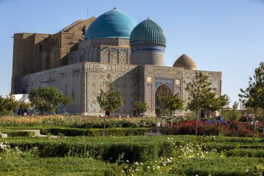 Khawaja Anıtmezarı Ahmed Yasawi, Kazakistan 'ın güneyindeki Türkistan şehrinde bir mozoledir..