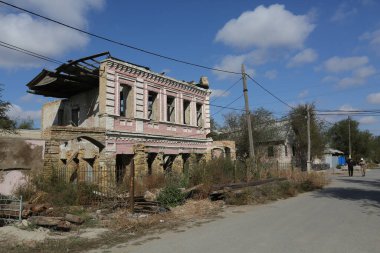 1991 yılına kadar Guryev olarak bilinen Atyrau, Kazakistan 'da bir şehirdir. Atyrau, Hazar Denizi kıyısında Ural Nehri 'nin ağzında Avrupa ile Asya arasında yer alan kıtalararası bir şehirdir.