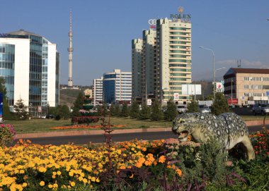 Kazakistan 'ın en büyük metropolü olan Almaty, Trans-Ili Alatau eteklerinde yer almaktadır. Merkez Eyalet Müzesi. 1.10.2010