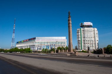 Kazakistan 'ın en büyük metropolü olan Almaty, Trans-Ili Alatau dağlarının eteklerine kurulmuştur. 28.05.2007
