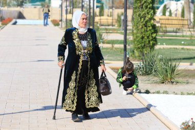 Taraz, Kazakistan 'ın güneyinde Talas Nehri üzerinde yer alan Zhambyl bölgesinin merkezi ve yönetim merkezidir. 5.10.2015
