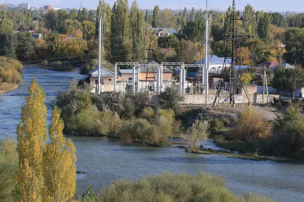 Taraz, Kazakistan 'ın güneyinde Talas Nehri üzerinde yer alan Zhambyl bölgesinin merkezi ve yönetim merkezidir. 5.10.2015